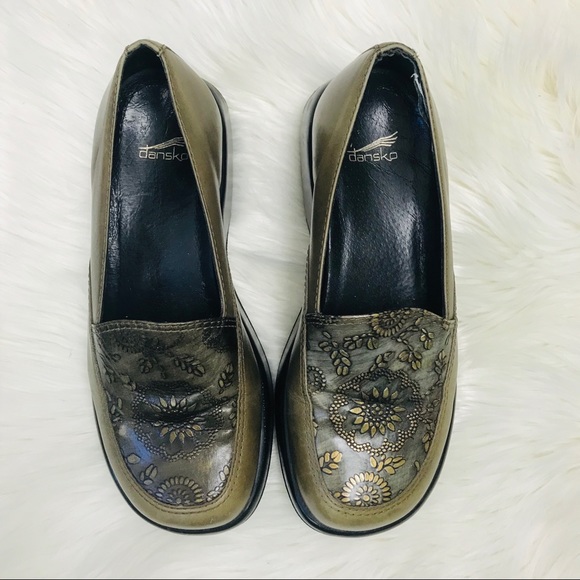 Dansko Shoes - Dansko • Mandolin Green Floral Slip On Clogs 38